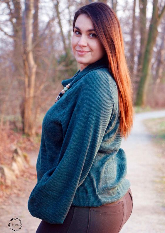 Brunhilde - Sweater mit Statementärmeln image number 10