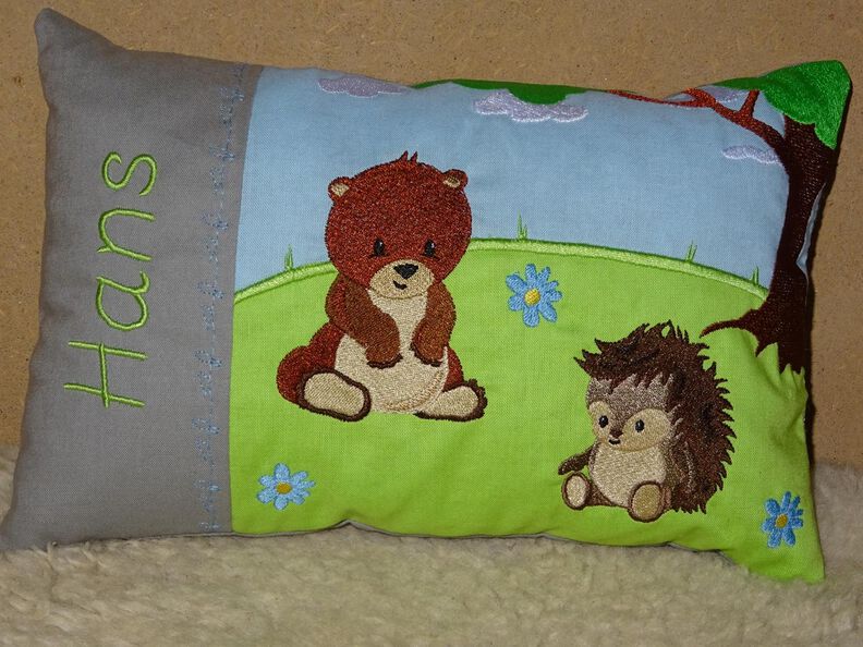B&auml;r und Igel Stickdatei inkl. ITH Kissen image number 4