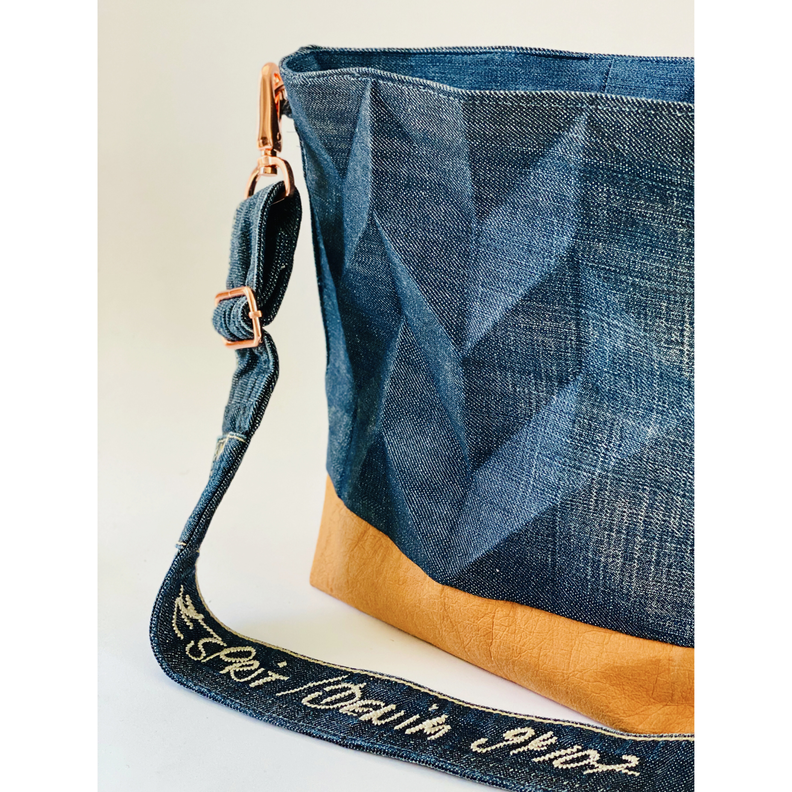 Handtasche in edler  3-D Optik, Umhängetasche aus Jeans image number 6