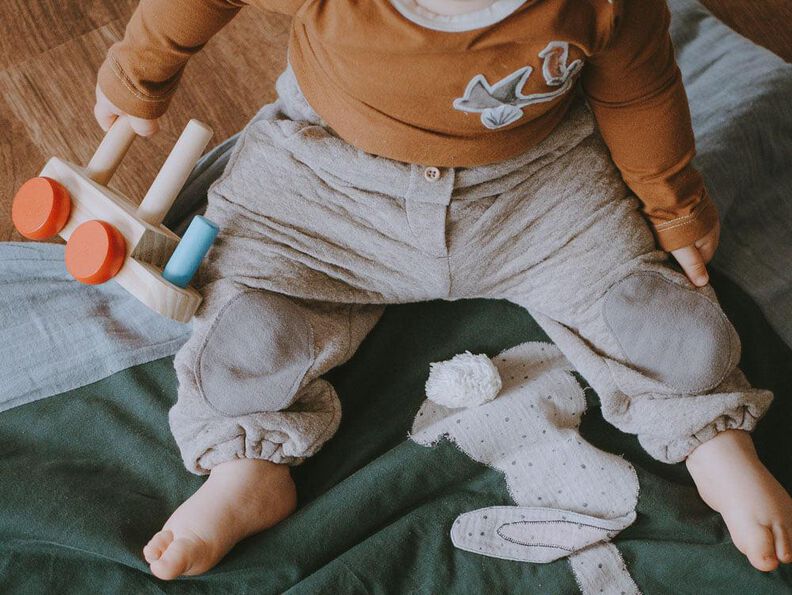 Baby Basics: Body, Shirt, Hose und Pulli 50-104 image number 3