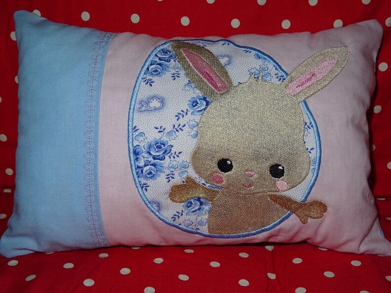 Hase cute Häschen im Ei inkl. Kissen ITH Stickdatei Ostern image number 7