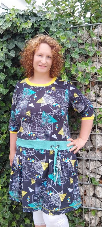 Main PleatedDress  - Faltenkleid inkl. BEAMERdatei image number 2