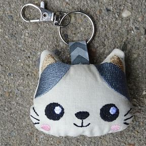  Stickdatei - Katze 2ITH in 3 Gr. cute Schlüsselanhänger