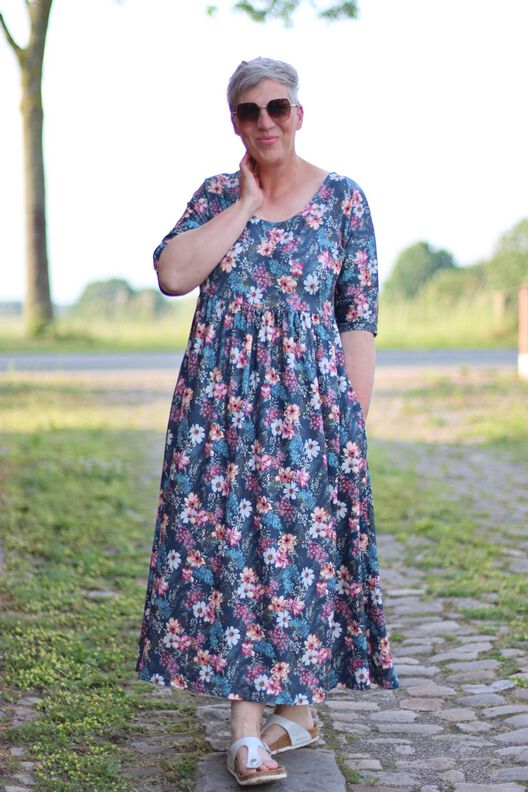 Jerseykleid mit Halsausschnittvarianten SERRA (34-60) image number 2