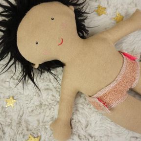 Stoffpuppe/Kuscheltier "Puppenstube" mit 18 Kleidungsstücken