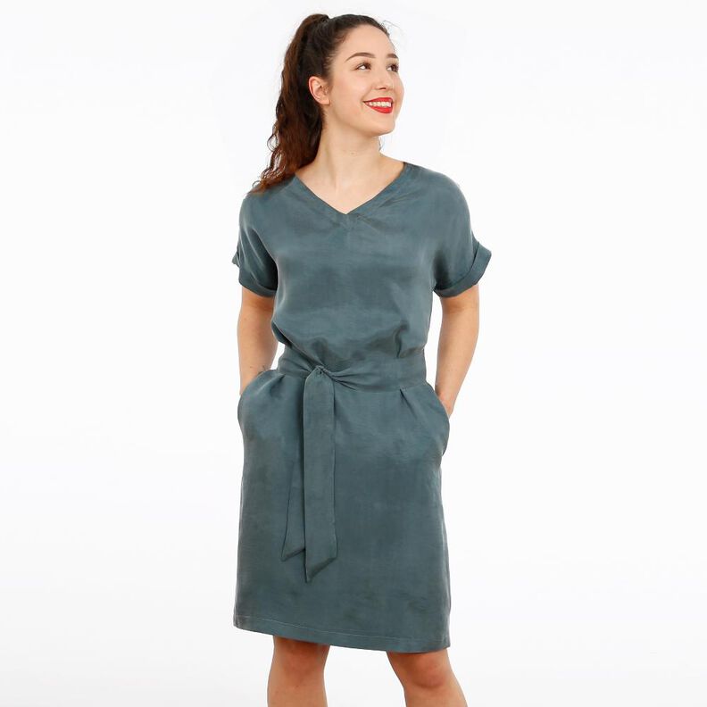 FRAU VIKKI - Kleid mit V-Ausschnitt XS-XXL image number 1