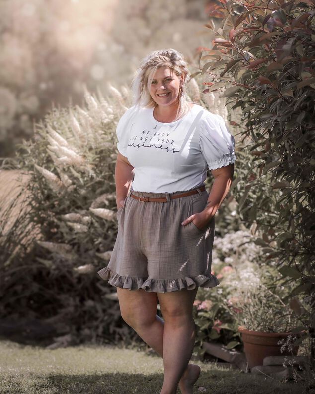 EASY BREEZY SHORTS WOMAN 32-50 image number 3