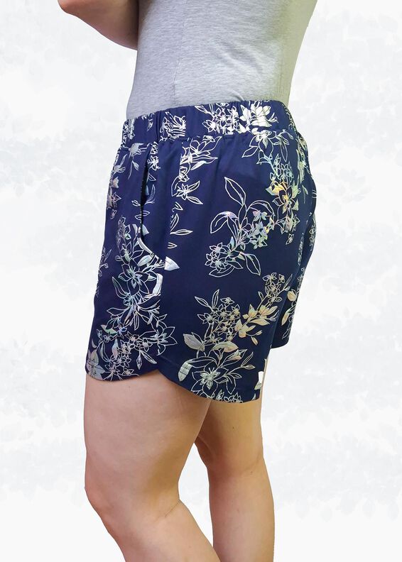 Sommer Shorts „Anni“ mit Gummibund & Fake-Schlitz (34–50) image number 3