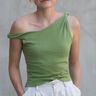 Asymmetrisches One-Shoulder Top mit Drehung - JULE thumbnail number 1