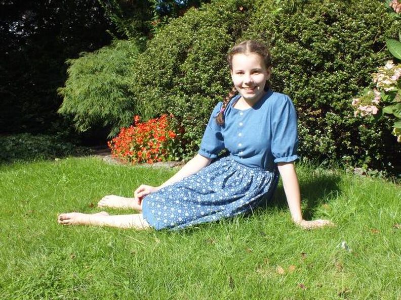 Dirndl "Theresa", Schnittmuster und Ebook Gr. 110-152 image number 3