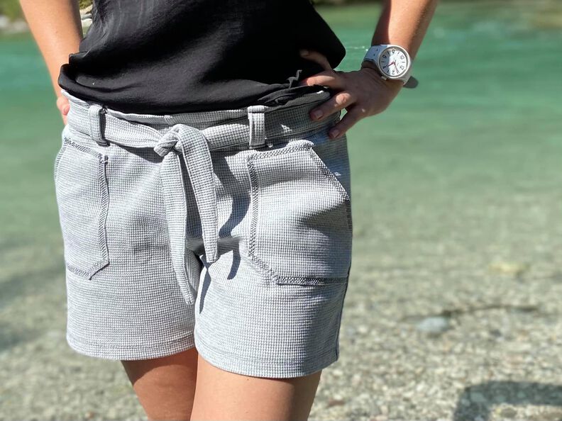 Emmas Damenshorts image number 3