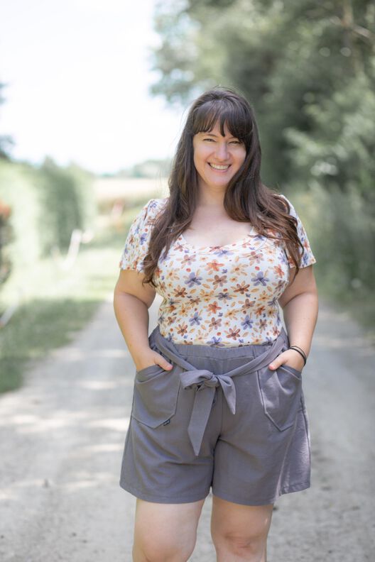 EASY BREEZY SHORTS WOMAN 32-50 image number 8