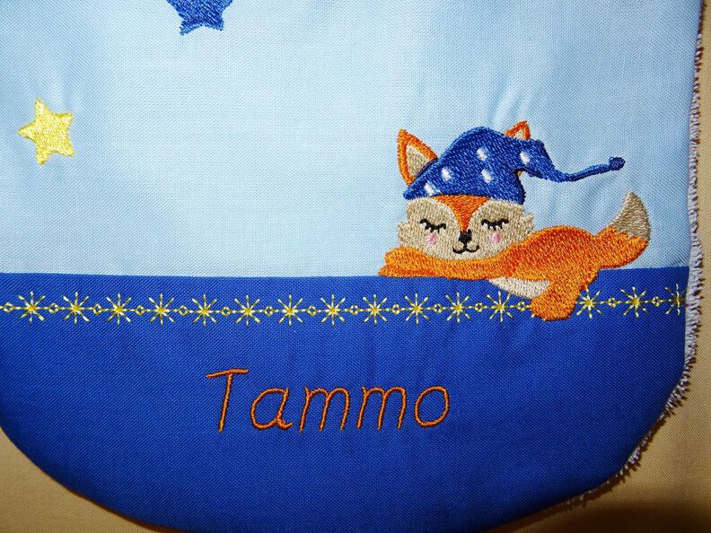 Stickdatei - Fuchs auf dem Mond Kissen und Lätzchen SET ITH image number 6