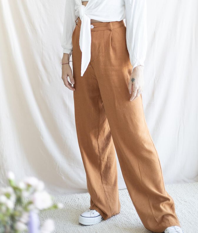 High waist Stoffhose mit weiten Beinen image number 4