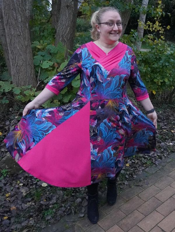  Kleid Valentina mit Godet Gr. 48-56  beamerfähig image number 5