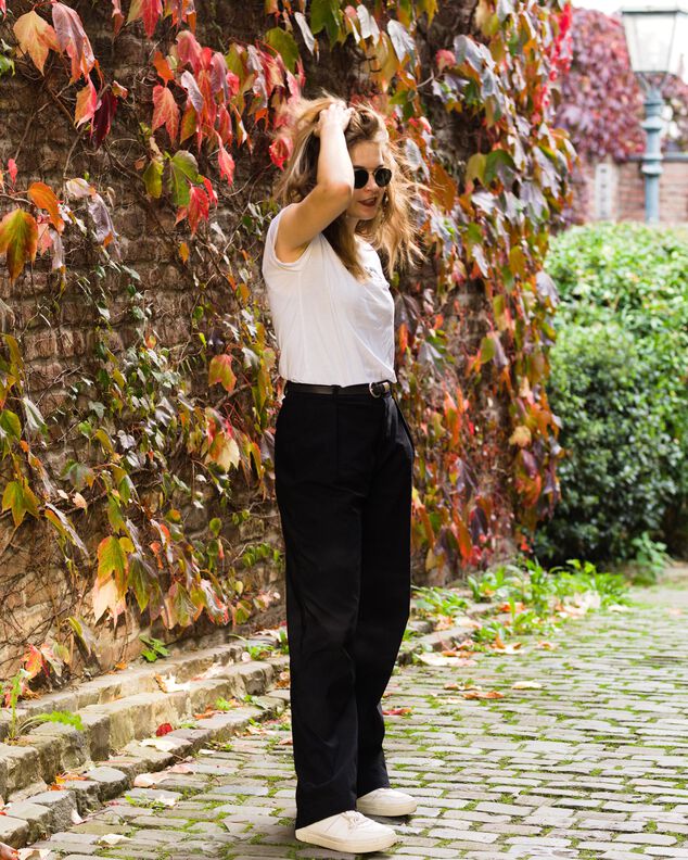 High waist Stoffhose mit weiten Beinen image number 6
