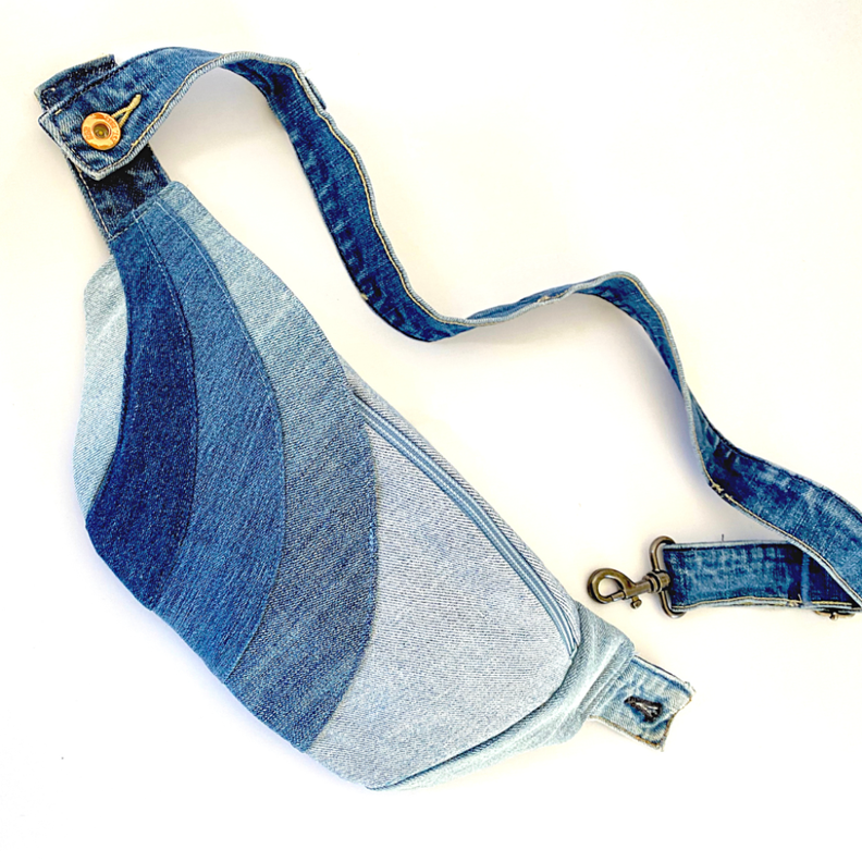 Bauchtasche, mit Regenbogen Außentasche image number 1