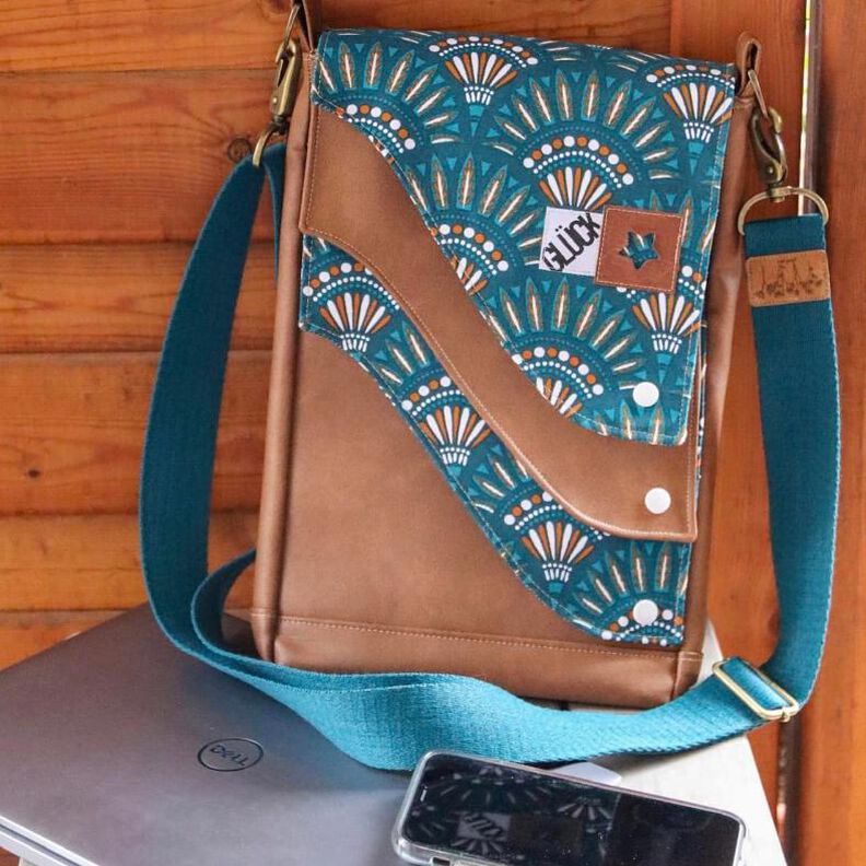 Ebook Cross Body Bag Big Pixxi ca. 33 x 23 x 5 cm image number 1