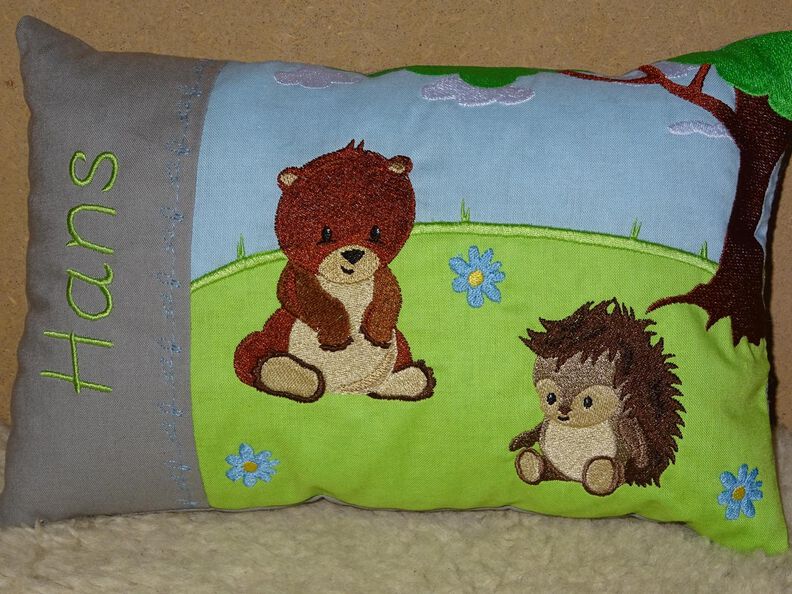 B&auml;r und Igel Stickdatei inkl. ITH Kissen image number 2