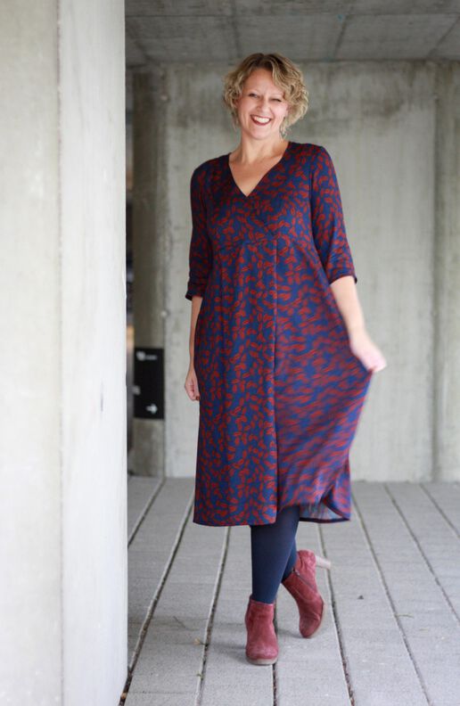 Thea - Wickel Kleid im Empire Stil 34-54 image number 5
