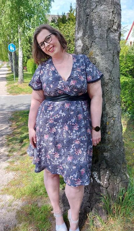 Kleid Damen – Schnittmuster Gr. 32-54 – #108 image number 8
