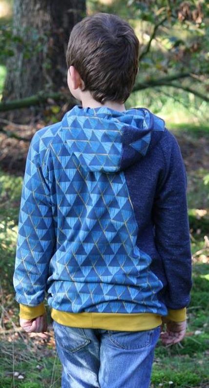 Hoodie Zwulli Kapuzenpullover mit diagonaler asymmetrischer Teilung Größe 74-164 image number 5
