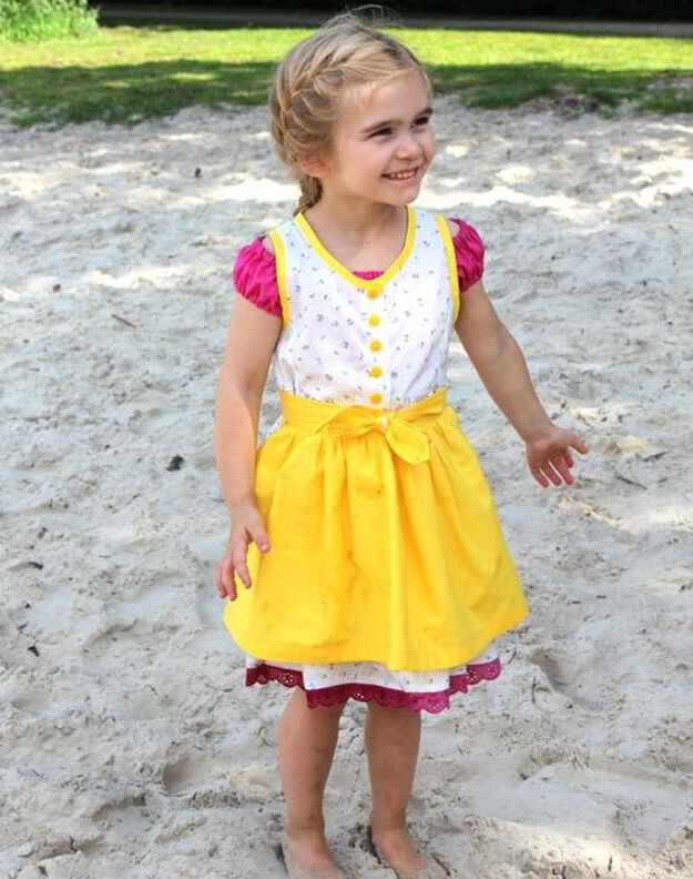 Dirndl "RESI"  Gr 62-104 mit Bluse image number 2