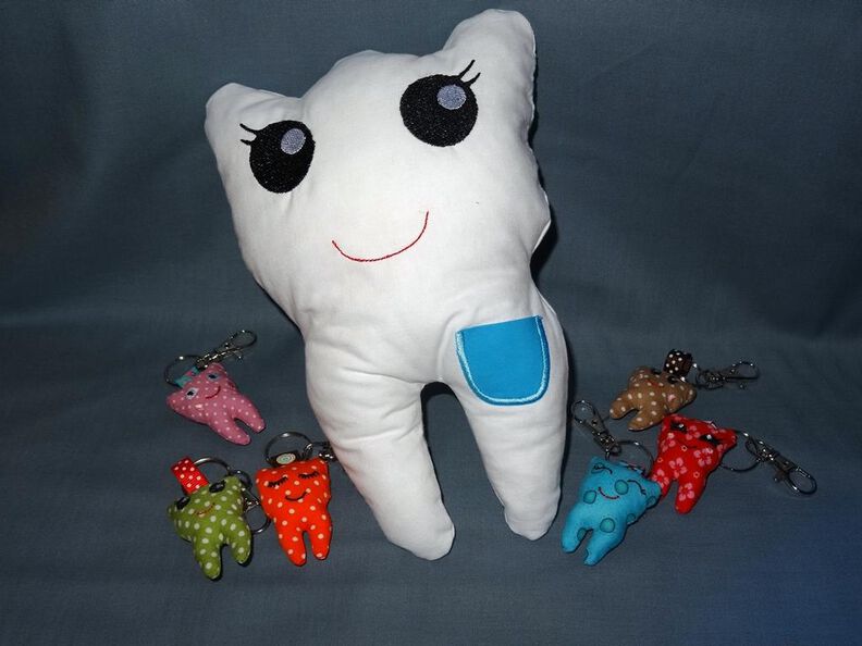 Zahn Kissen und Anhänger ITH Stickdatei image number 2