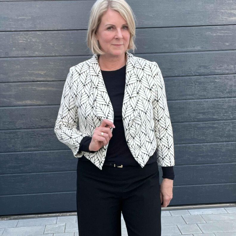 Schnittmuster kurzer Jersey Blazer LILIA (34-58) image number 1