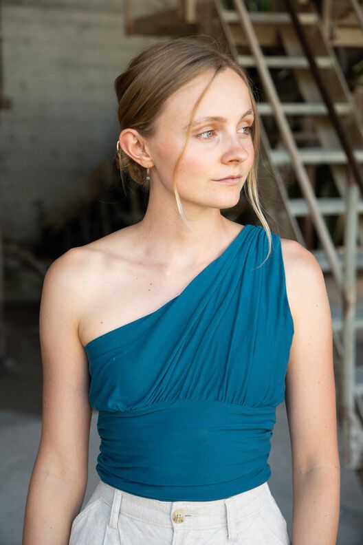 Asymmetrisches One-Shoulder-Sommertop "AURI" mit Raffungen image number 11