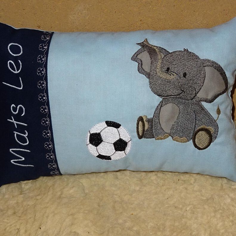Elefant mit Fu&szlig;ball inkl. Kissen ITH Stickdatei image number 2