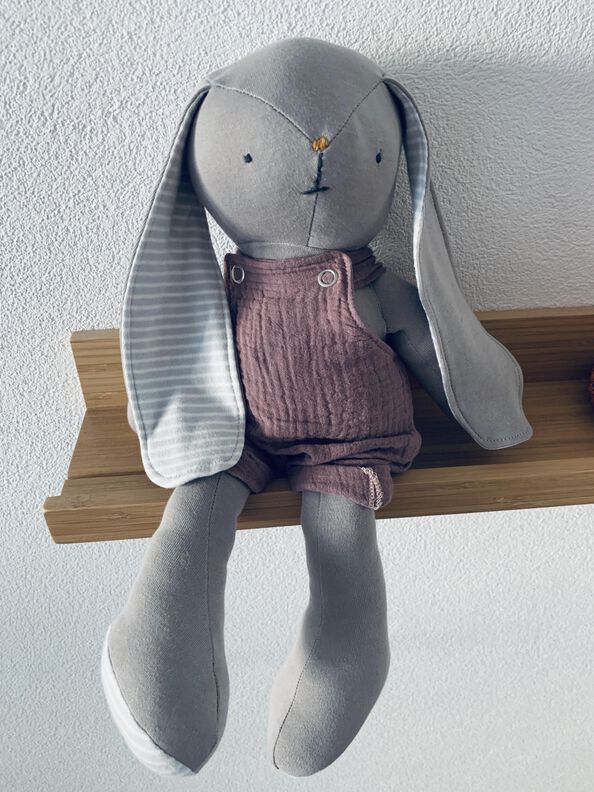   “Liebhabhase” mit Latzhose / Schmusehase / Schnittmuster image number 7