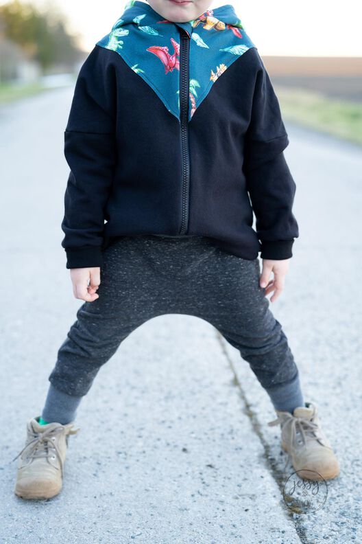 *Kids Sweater Jacket* Sweatjacke Volantjacke Ballonärmel  image number 10