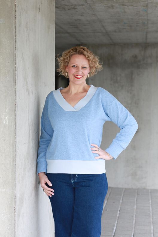 Polly- Pullover mit V-Ausschnitt  image number 8