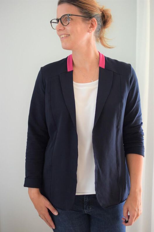 Die schnieke Wiebke - der fesche Blazer image number 2