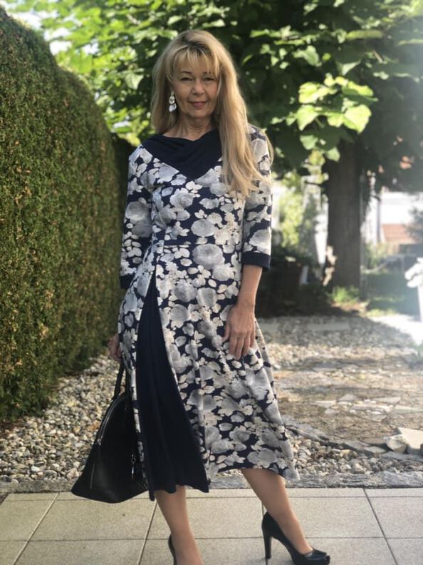 Kleid Valentina mit Godet Gr. 32-48 beamerfähig image number 7