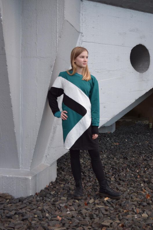 Color Blocking Sweatdress EMMA XS-3XL image number 4