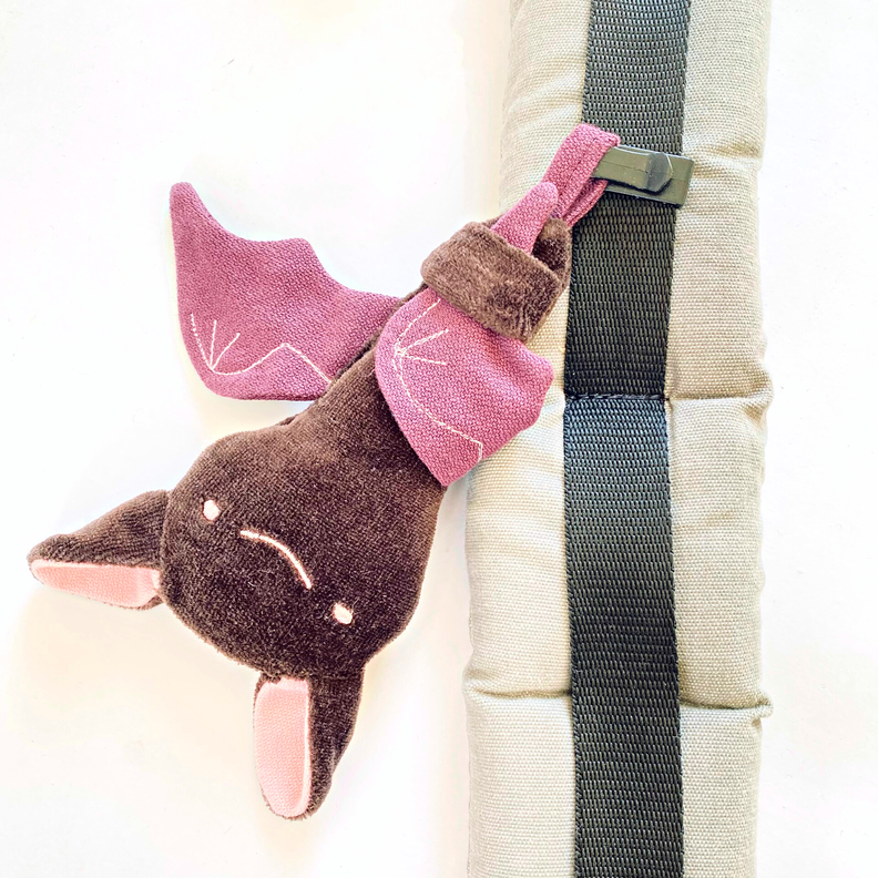 Fledermaus Greifling, Gratis Stickdatei + Handsticken  image number 8