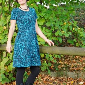 Tulpenkleid / A-Linie mit Wiener Nähten  Elsa Größe 32-56