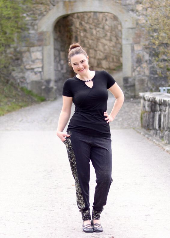 Joggingpants Jardin DE/EN/FR image number 6