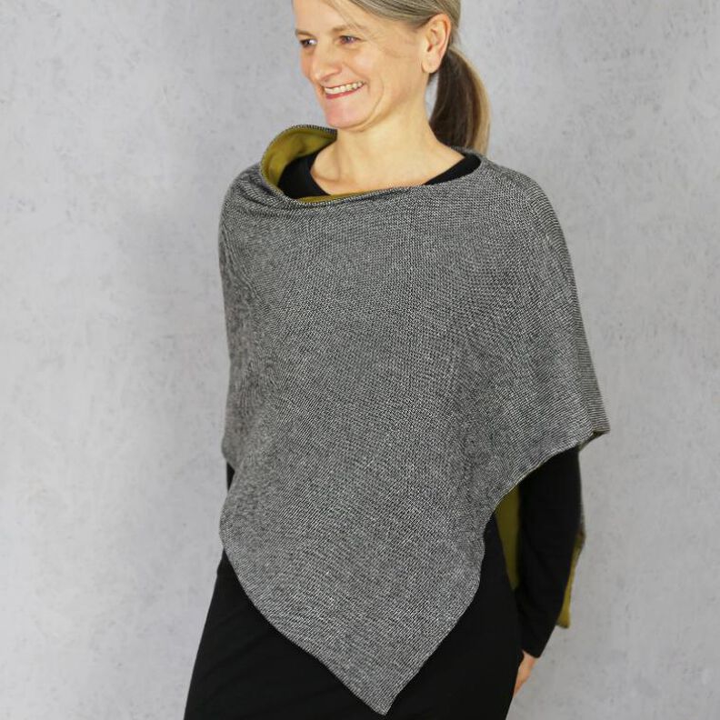 FRAU PENNY - Wendeponcho 3 Größen image number 1