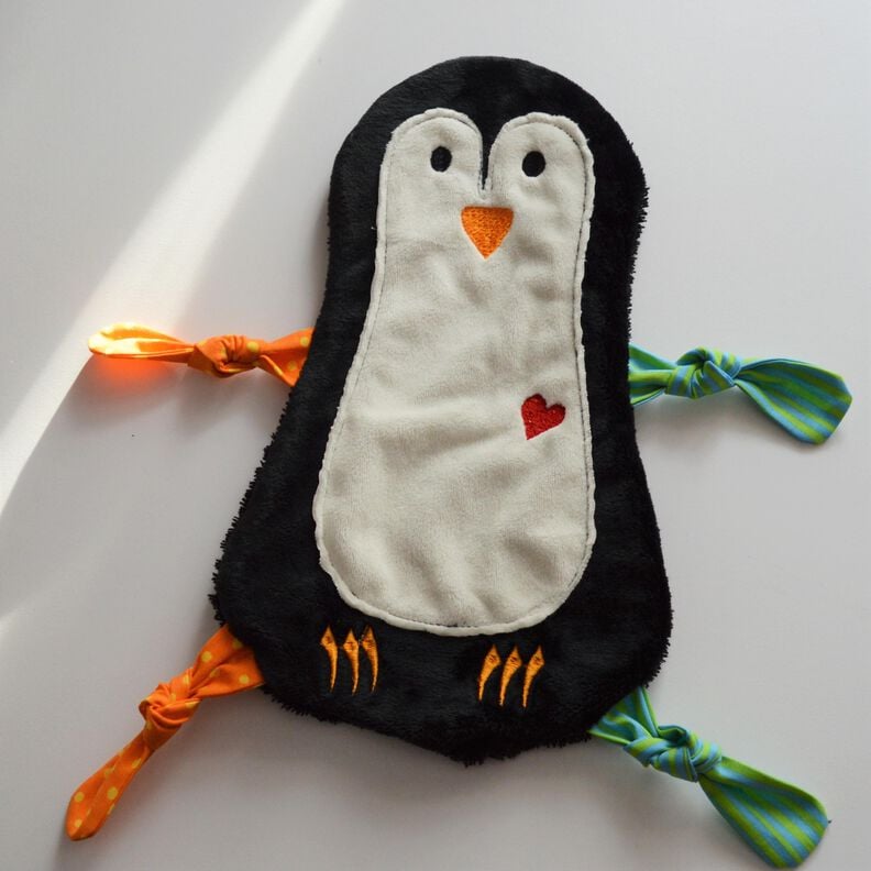 ITH Stickdatei Pinguin Schmusetuch 15x24cm image number 3