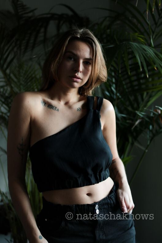 Asymmetrisches Crop Top image number 4