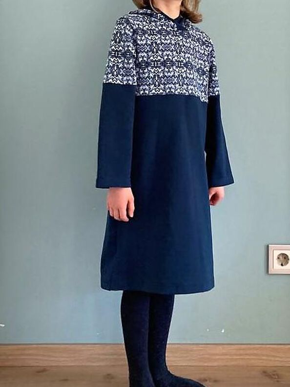 Kinder Sweatkleid „Yuna“ mit Kapuze oder Kragen 86-158 A4+A0 image number 10