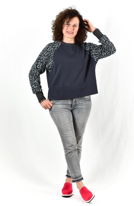 CreaRetro - Pulli mit V-Passe Schnittmuster Nähanleitung image number 2