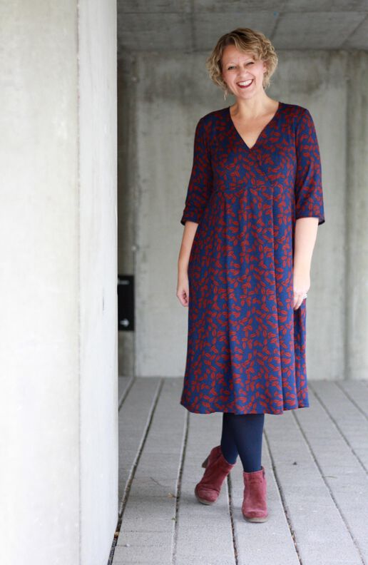 Thea - Wickel Kleid im Empire Stil 34-54 image number 6