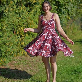 Kleid Laura Trägerkleid mit Tellerrock nähen Gr. 32-48