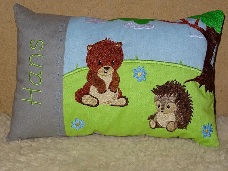 B&auml;r und Igel Stickdatei inkl. ITH Kissen image number 5