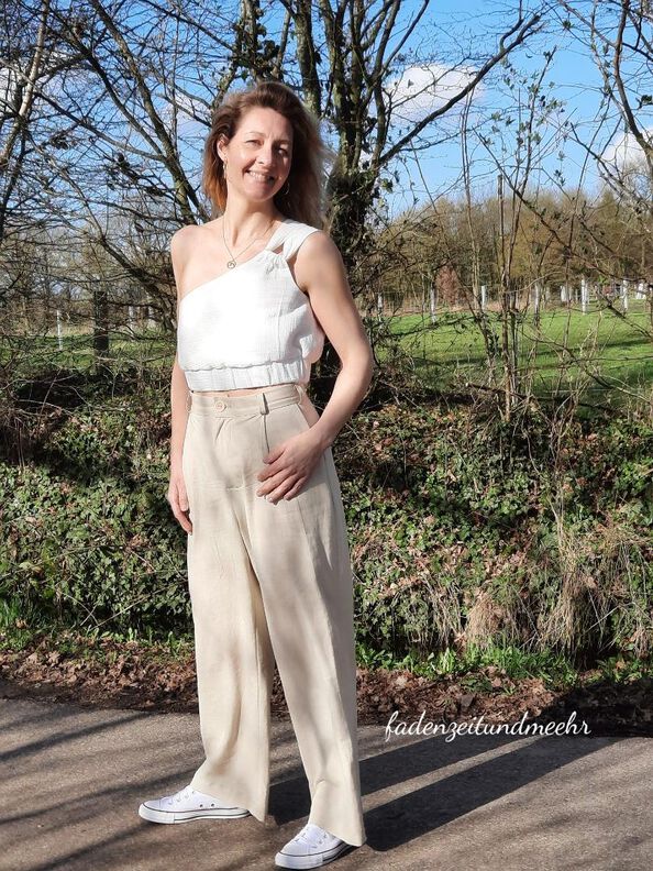 Asymmetrisches Crop Top  image number 5