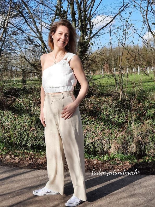 Asymmetrisches Crop Top image number 5